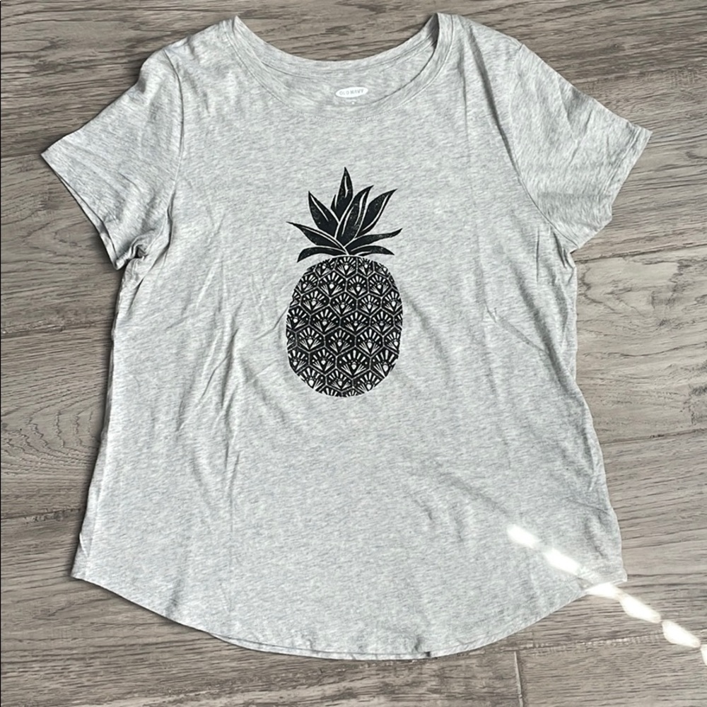 Old Navy Everywear Tshirt - size M